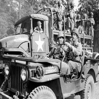 Хъмфри Богарт в армейски джип боен цирк плакат